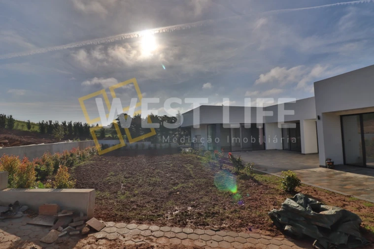 Moradia T4 para Venda em Azueira e Sobral da Abelheira Foto 30