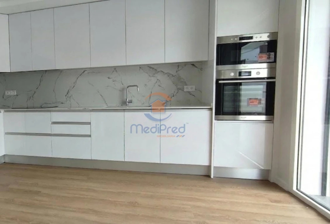 Apartamento T2 para Venda em Santo António dos Cavaleiros e Frielas Foto 2