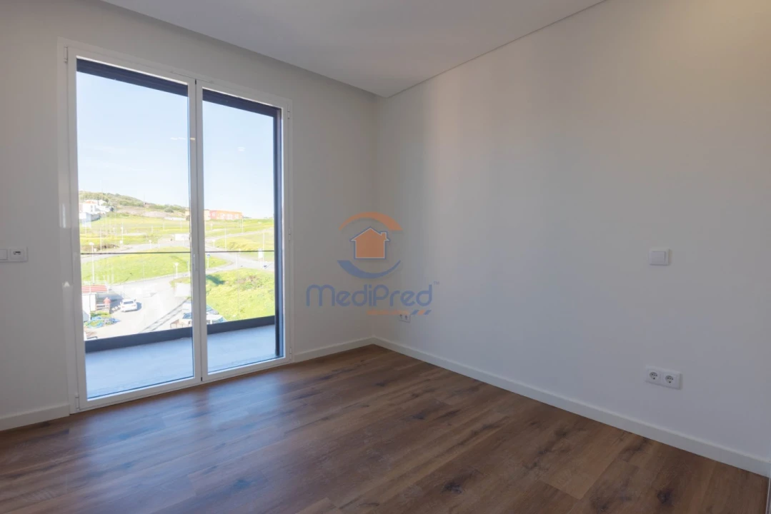 Apartamento T2 para Venda em Santo António dos Cavaleiros e Frielas Foto 8