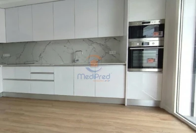 Apartamento T2 para Venda em Santo António dos Cavaleiros e Frielas