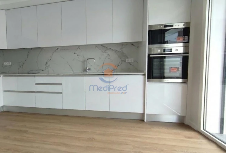 Apartamento T2 para Venda em Santo António dos Cavaleiros e Frielas Foto 2