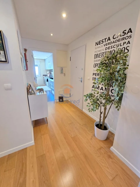 Apartamento T3 para Venda em Ramada e Caneças