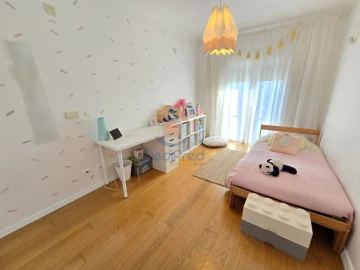 Apartamento T3 para Venda em Ramada e Caneças