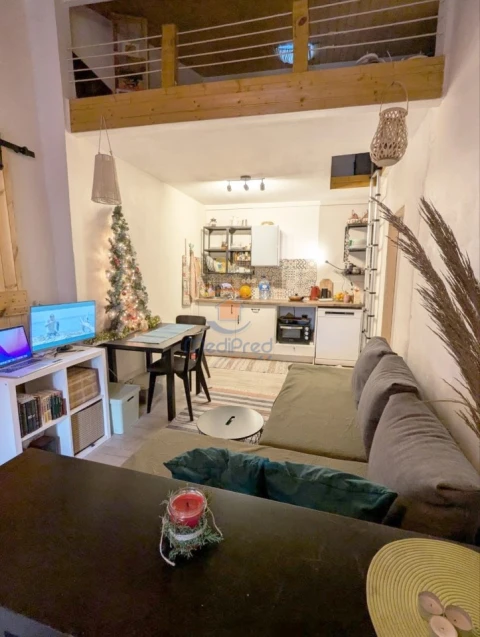 Moradia T2 para Venda em Carvoeira e Carmões