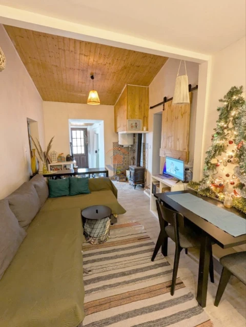 Moradia T2 para Venda em Carvoeira e Carmões