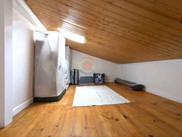 Moradia T2 para Venda em Carvoeira e Carmões