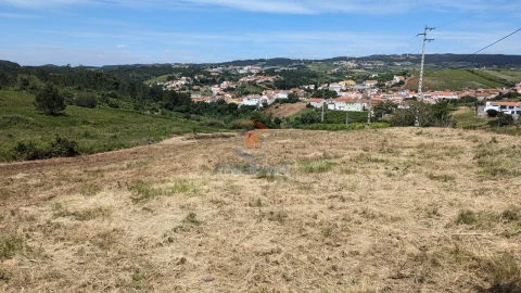 Moradia T2 para Venda em Carvoeira e Carmões