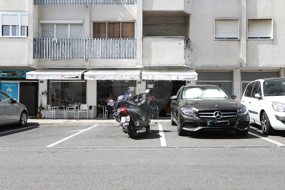 Loja para Arrendamento em Queluz e Belas Foto 6