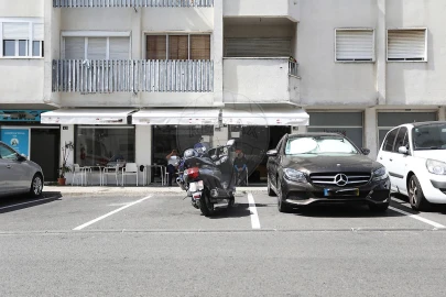 Loja para Arrendamento em Queluz e Belas