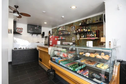 Loja para Arrendamento em Queluz e Belas