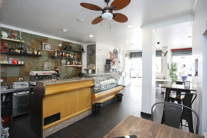 Loja para Arrendamento em Queluz e Belas