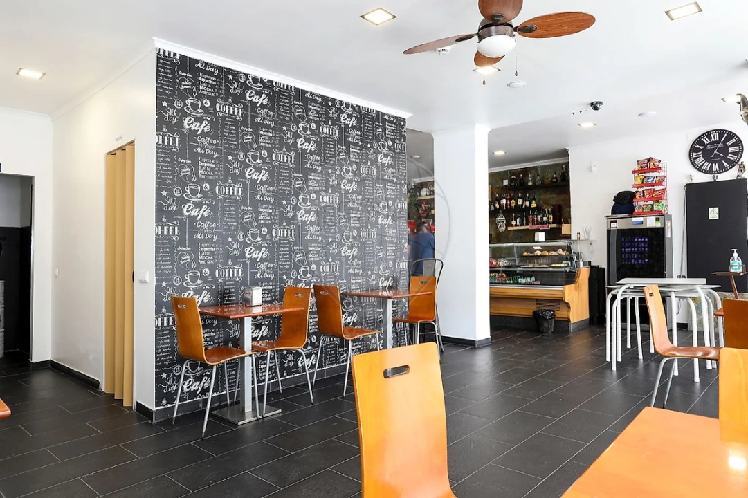 Loja para Arrendamento em Queluz e Belas Foto 11