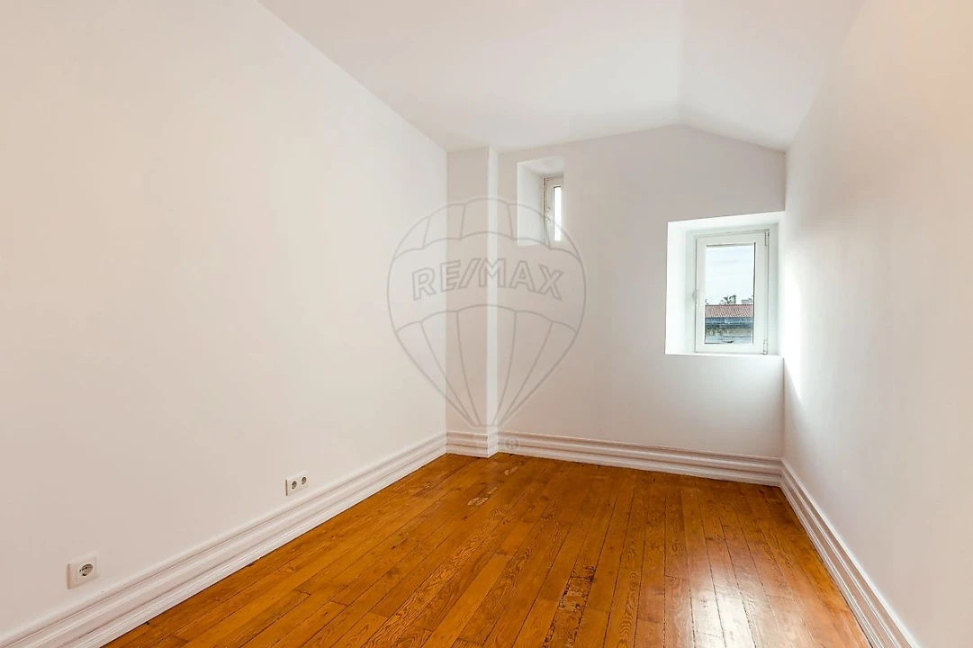 Apartamento T4 para Arrendamento em Misericórdia Foto 18