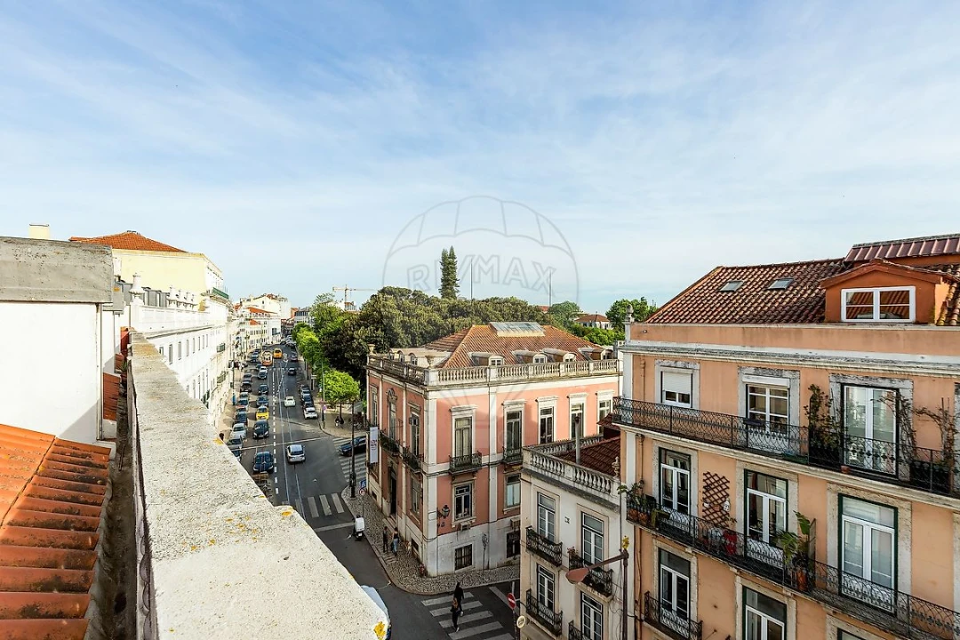 Apartamento T4 para Arrendamento em Misericórdia Foto 30