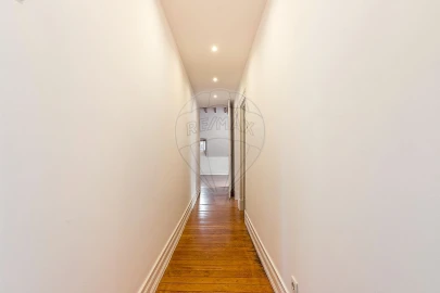 Apartamento T4 para Arrendamento em Misericórdia