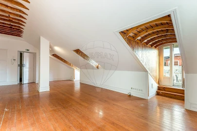 Apartamento T4 para Arrendamento em Misericórdia