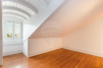 Apartamento T4 para Arrendamento em Misericórdia