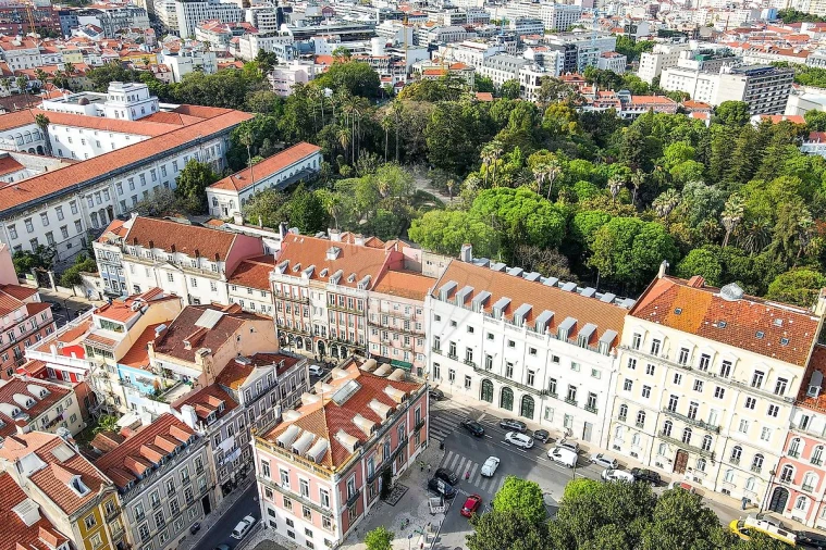 Apartamento T4 para Arrendamento em Misericórdia Foto 31