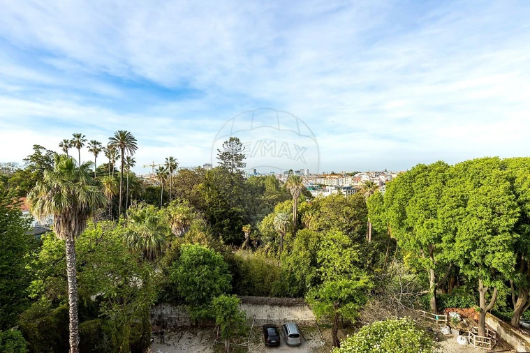 Apartamento T4 para Arrendamento em Misericórdia Foto 25