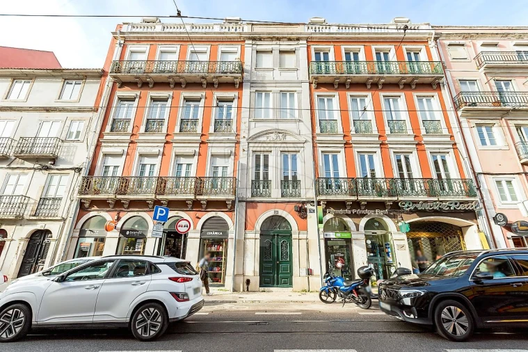 Apartamento T4 para Arrendamento em Misericórdia Foto 28