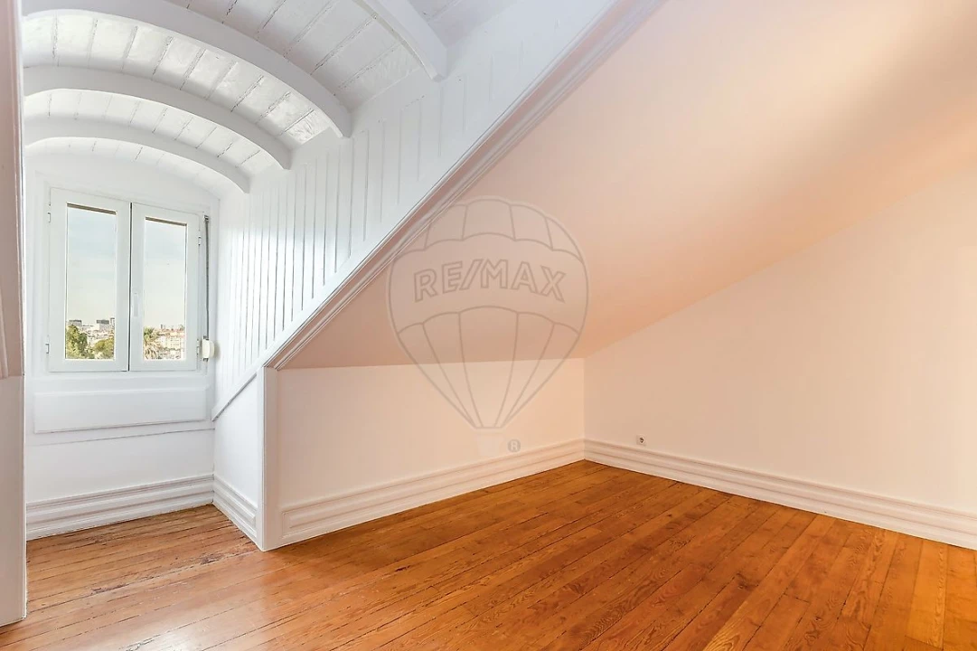 Apartamento T4 para Arrendamento em Misericórdia Foto 20