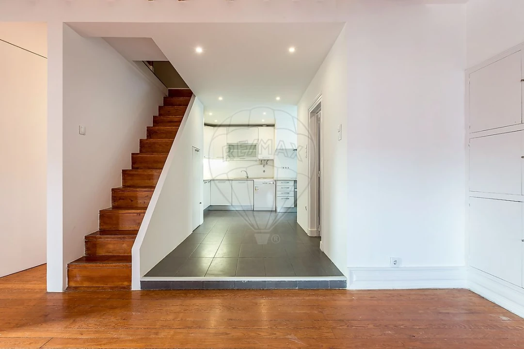 Apartamento T4 para Arrendamento em Misericórdia Foto 2