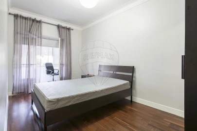 Apartamento T4 para Venda em Alvalade