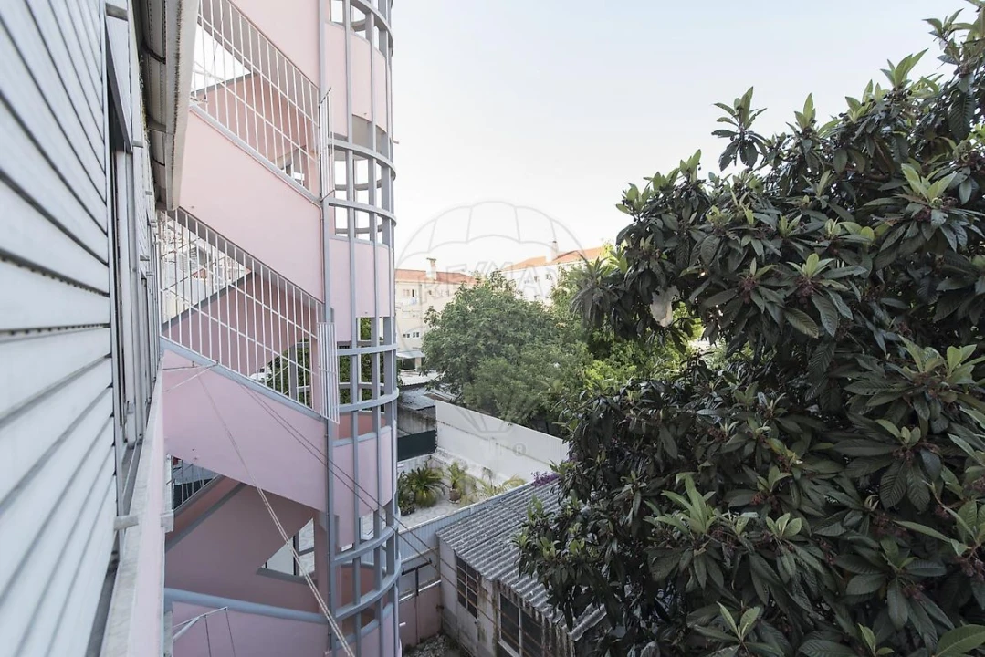 Apartamento T4 para Venda em Alvalade Foto 15