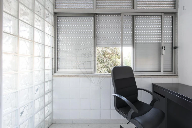 Apartamento T4 para Venda em Alvalade Foto 6