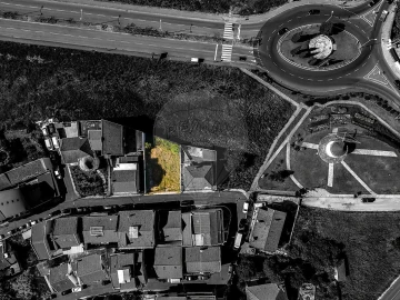 Terreno para Venda em Pontinha e Famões