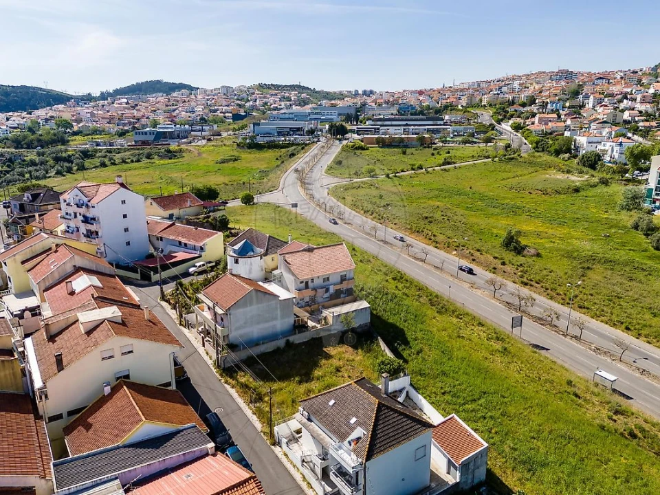 Terreno para Venda em Pontinha e Famões Foto 8