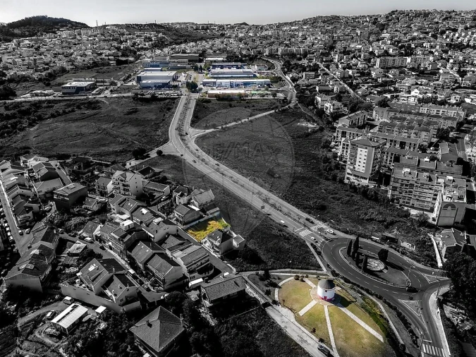 Terreno para Venda em Pontinha e Famões Foto 12