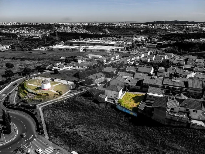 Terreno para Venda em Pontinha e Famões Foto 2