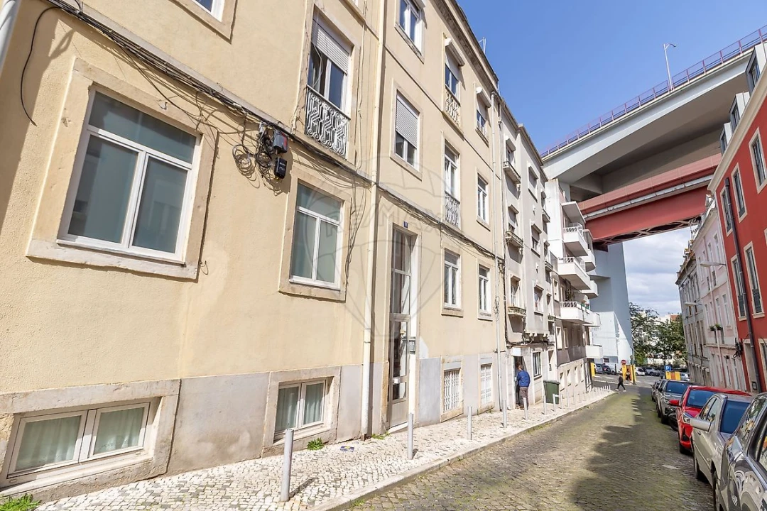 Apartamento T2 para Venda em Alcantara Foto 5