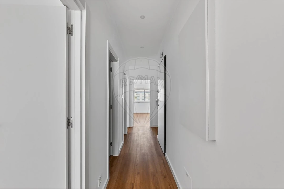 Apartamento T3 para Arrendamento em Benfica Foto 16