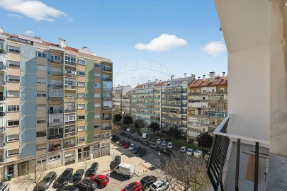Apartamento T3 para Arrendamento em Benfica