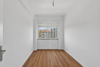 Apartamento T3 para Arrendamento em Benfica