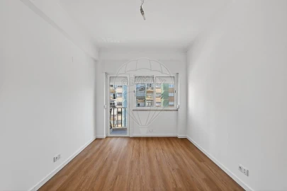 Apartamento T3 para Arrendamento em Benfica