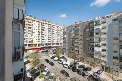 Apartamento T3 para Arrendamento em Benfica