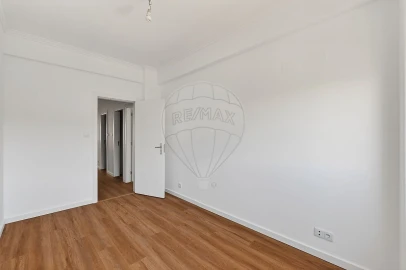 Apartamento T3 para Arrendamento em Benfica