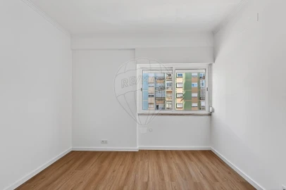 Apartamento T3 para Arrendamento em Benfica