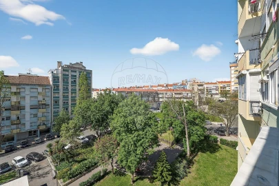 Apartamento T3 para Arrendamento em Benfica