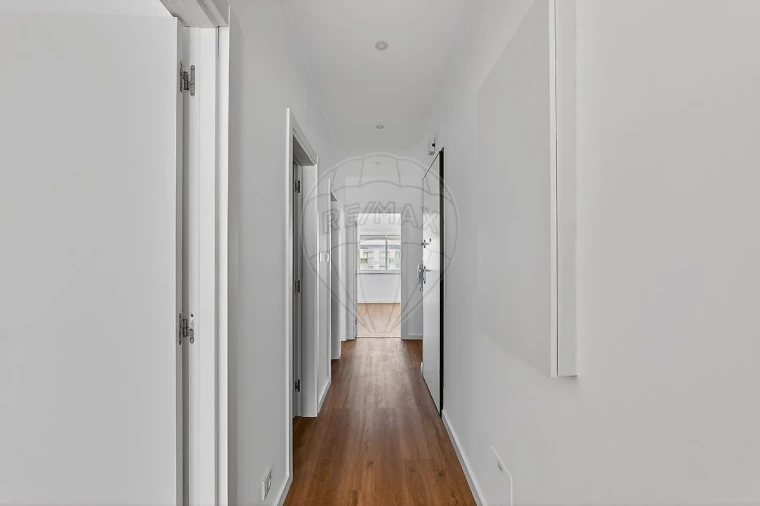 Apartamento T3 para Arrendamento em Benfica Foto 16