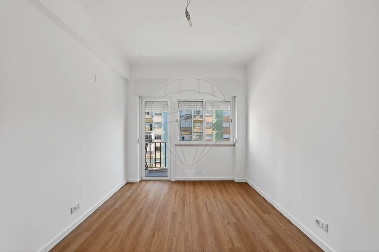 Apartamento T3 para Arrendamento em Benfica Foto 14