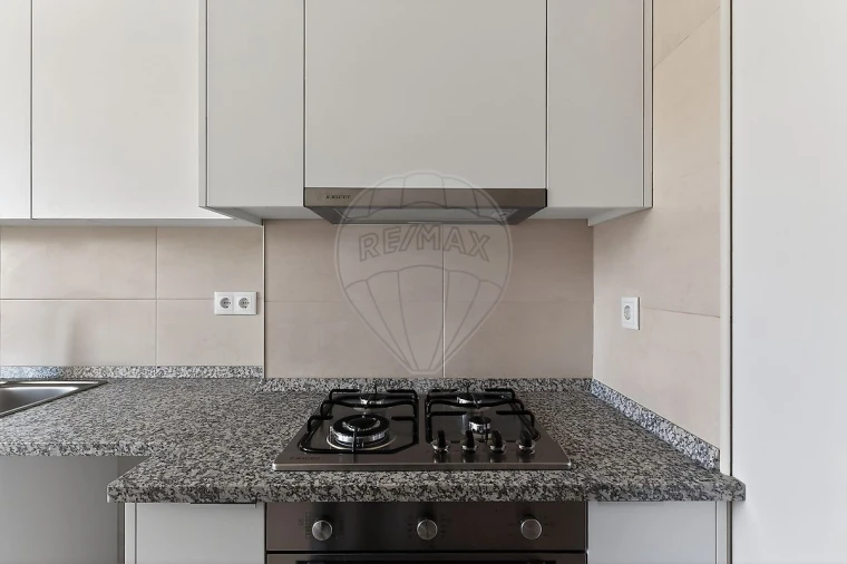 Apartamento T3 para Arrendamento em Benfica Foto 2