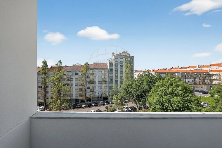 Apartamento T3 para Arrendamento em Benfica Foto 23