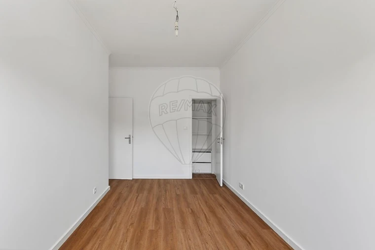Apartamento T3 para Arrendamento em Benfica Foto 20