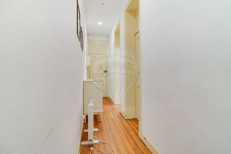 Apartamento T4 para Venda em Arroios Foto 3