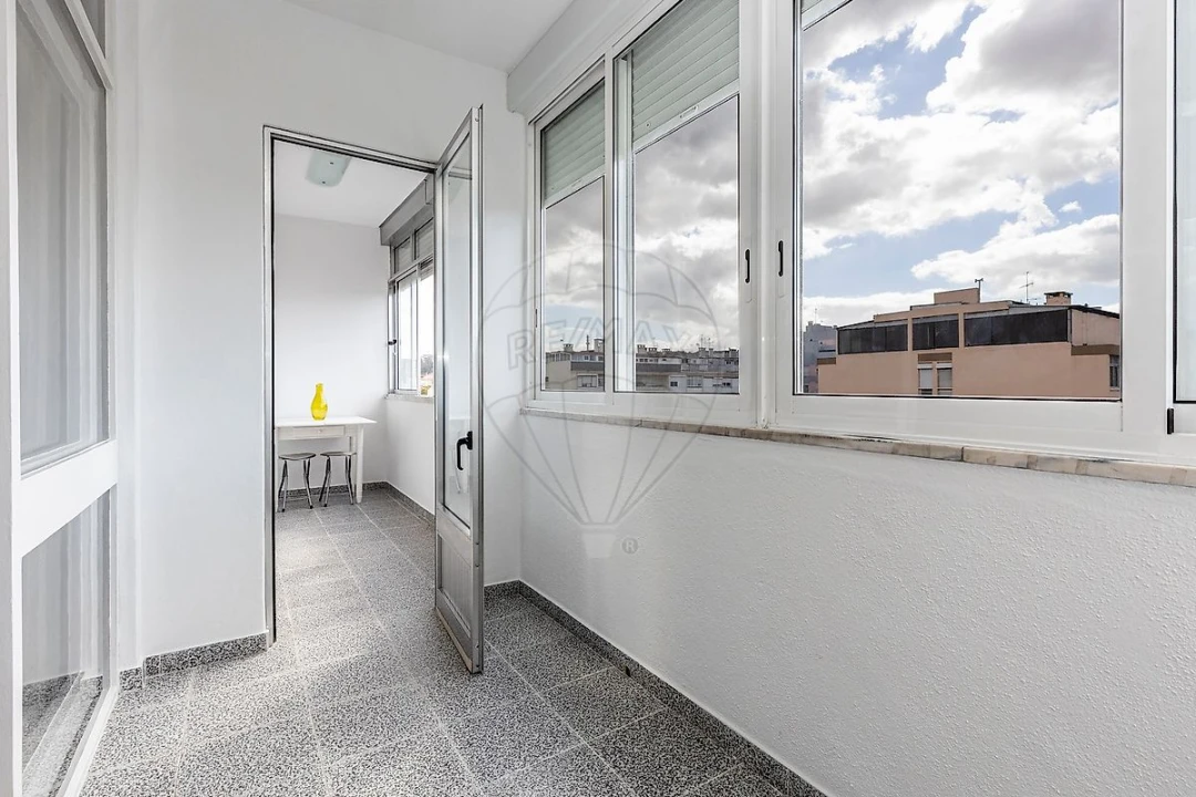 Apartamento T1 para Arrendamento em Benfica Foto 18