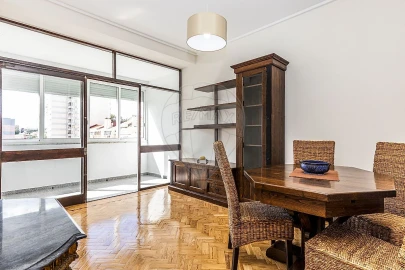 Apartamento T1 para Arrendamento em Benfica